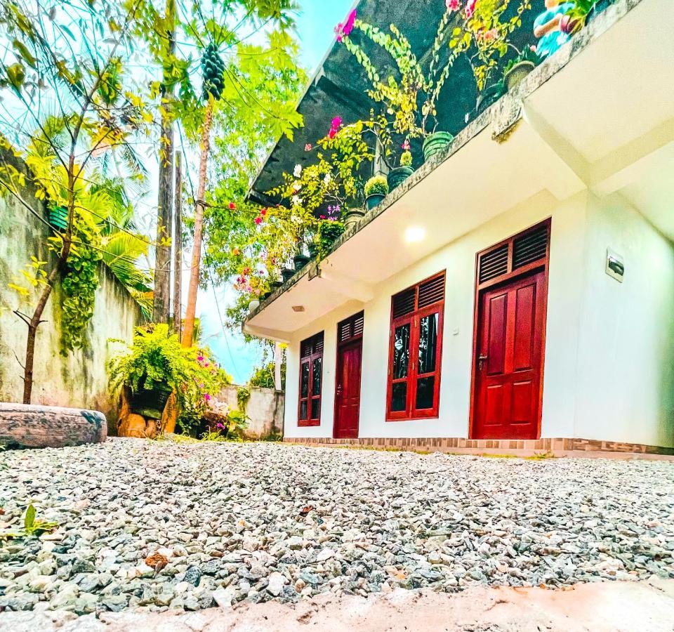Coco Mount Mirissa Hotel Matara Bagian luar foto