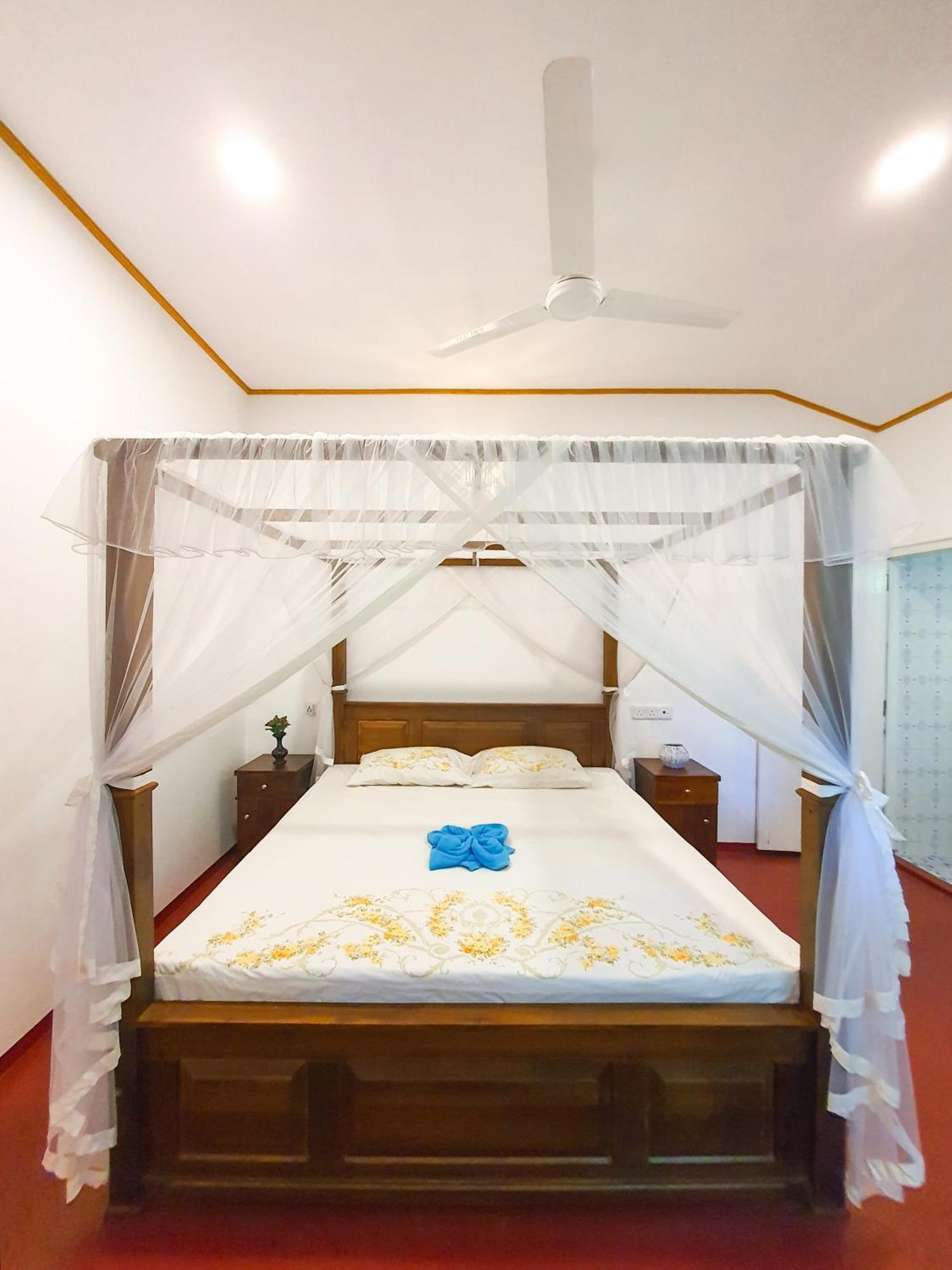 Coco Mount Mirissa Hotel Matara Bagian luar foto
